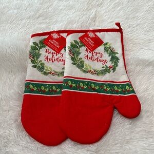 Festive Red and Green Holiday Oven Mitts